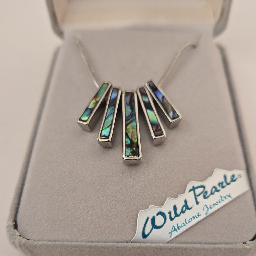 Storrs Wild Pearl Abalone Necklace w/Silvertone Snake Chain NIB 18" w/2" ext.